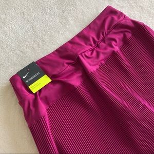 NIKE Dri-Fit Pleated Golf Skirt Berry Color XS